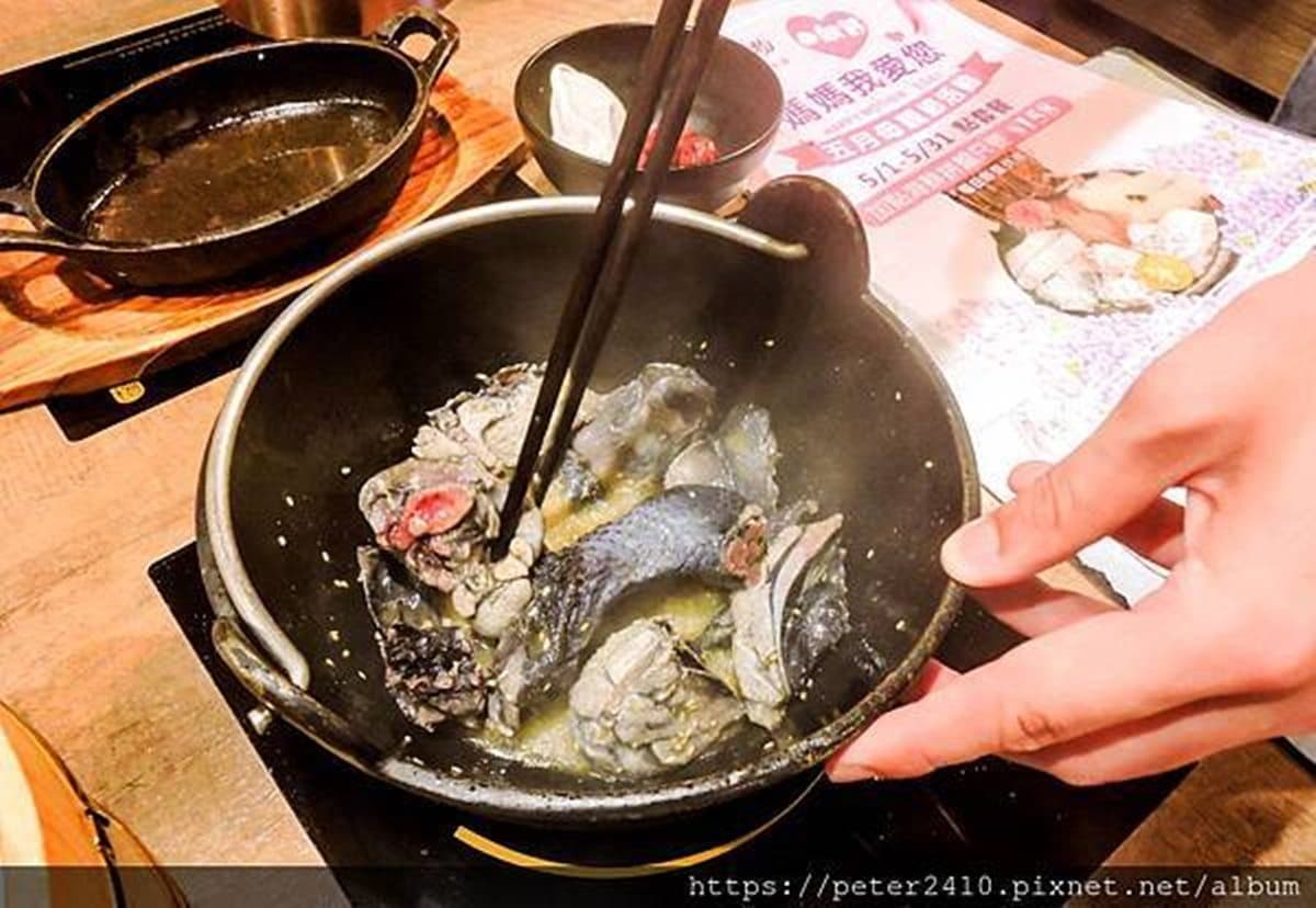 基隆夜貓族最愛!暖胃燒酒雞鍋凌晨吃得到,壽星加碼送肉肉蛋糕 基隆夜貓族最愛!暖胃燒酒雞鍋凌晨吃得到,壽星加碼送肉肉蛋糕