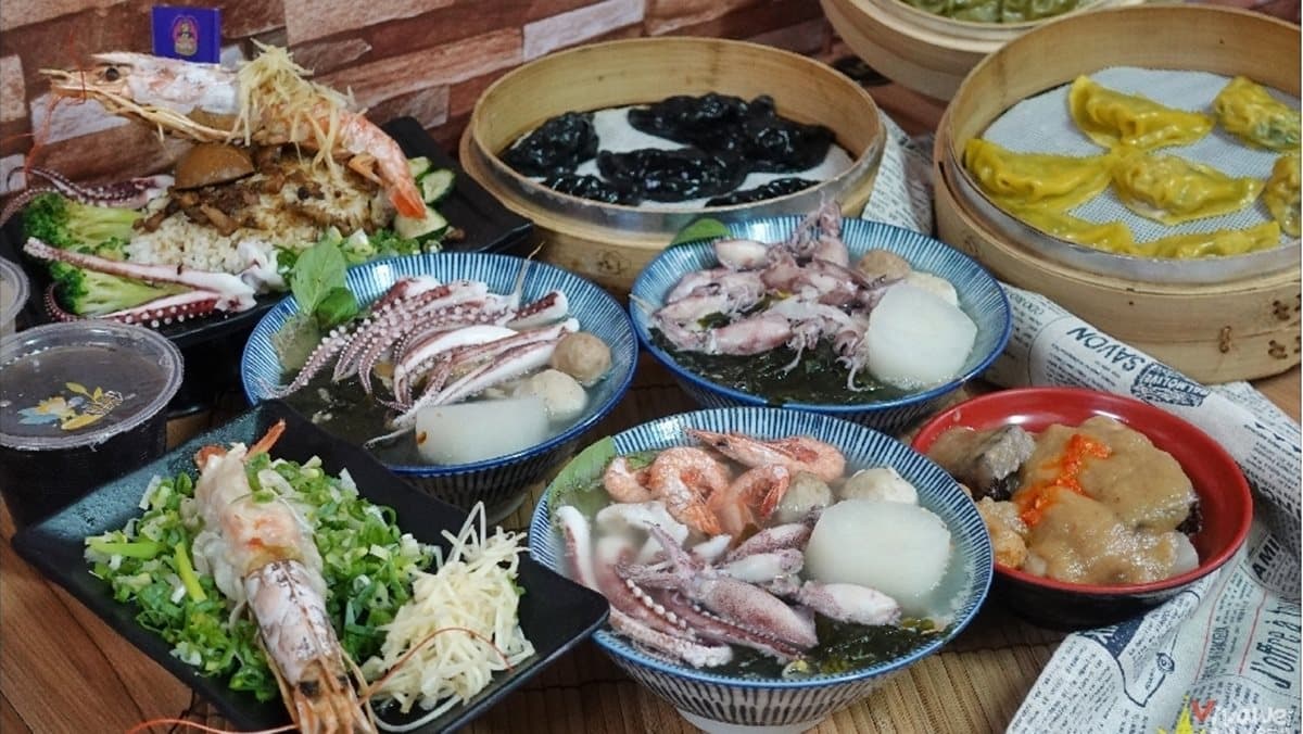 苗栗高CP小吃店給料不手軟!滷肉飯放天使蝦、蒸餃包大干貝、小卷湯麵鋪滿10隻