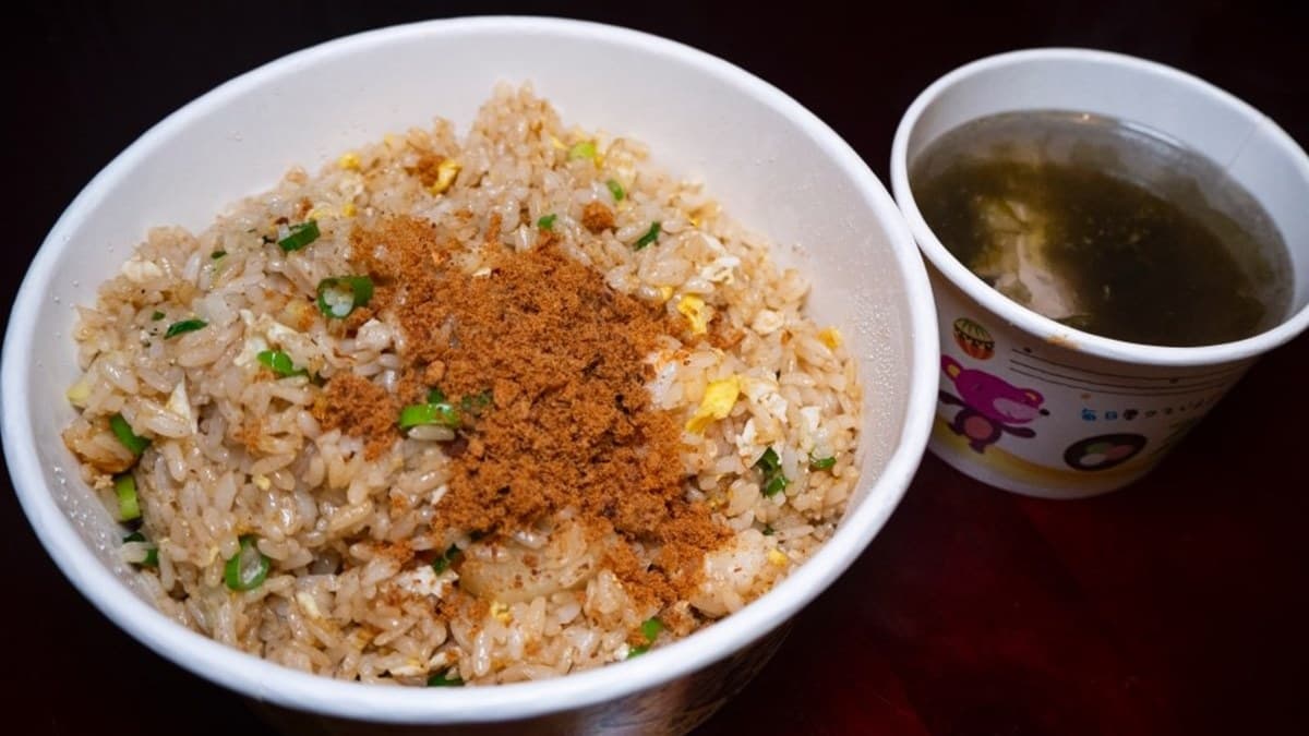 沒預訂要等1小時!萬華古早味炒飯吃得到「豬油香」,還有4種口味可任意選配
