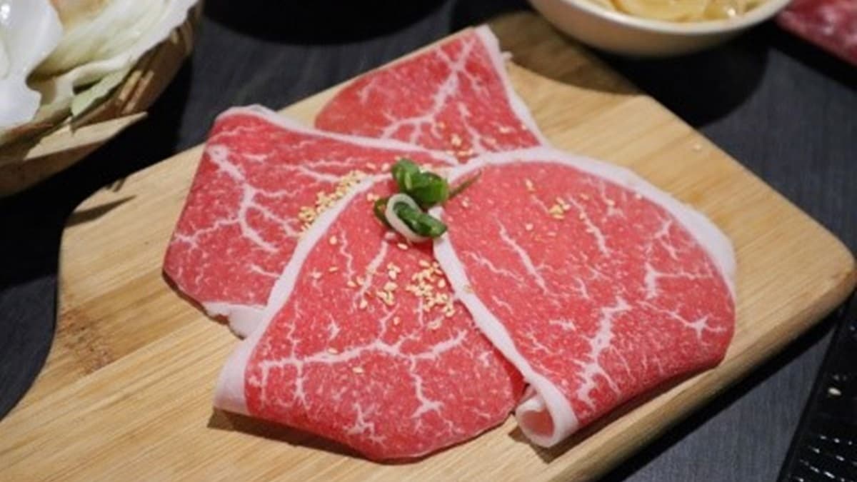 毛小孩也能用餐!台北和牛燒烤吃到飽有99樣食材,必點「海賊王」、天使紅蝦嗑到爽 毛小孩也能用餐!台北和牛燒烤吃到飽有99樣食材,必點「海賊王」、天使紅蝦嗑到爽