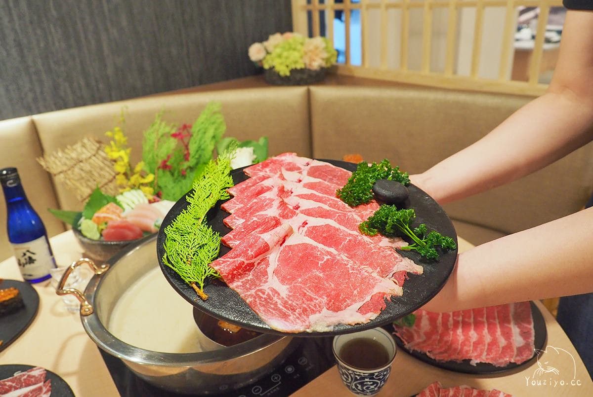 一秒到京都!優雅大啖A5和牛豚骨鍋+吃整「瓶」生魚片,還能踏入庭園畫山水 一秒到京都!優雅大啖A5和牛豚骨鍋+吃整「瓶」生魚片,還能踏入庭園畫山水