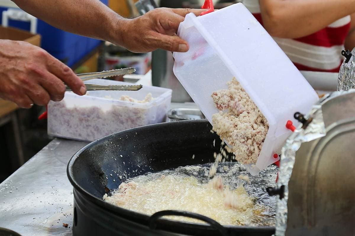 灣裡人才知!老字號無名小攤「炸肉排」只要10元,必點招牌香酥脆肉超唰嘴 灣裡人才知!老字號無名小攤「炸肉排」只要10元,必點招牌香酥脆肉超唰嘴