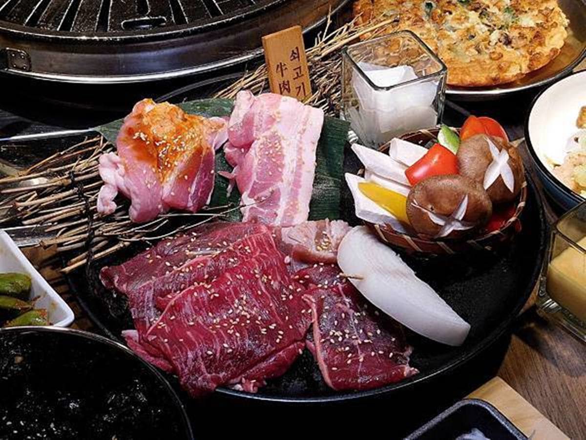 吃過會上癮!台北最強韓式燒烤吃到飽不到400元,必點麻藥飯捲、噗坑巴 吃過會上癮!台北最強韓式燒烤吃到飽不到400元,必點麻藥飯捲、噗坑巴
