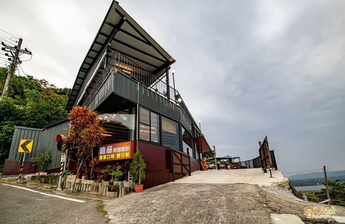 小崗山夜景第一排!高雄不限時景觀餐廳180度視野看到飽,必吃獨家酥皮甕仔雞 小崗山夜景第一排!高雄不限時景觀餐廳180度視野看到飽,必吃獨家酥皮甕仔雞