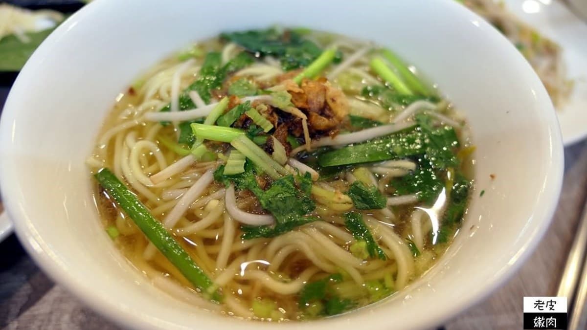 當天現宰現煮!桃園古早味煙燻鵝肉價格透明超安心,招牌切仔麵鵝骨熬湯無味精 當天現宰現煮!桃園古早味煙燻鵝肉價格透明超安心,招牌切仔麵鵝骨熬湯無味精