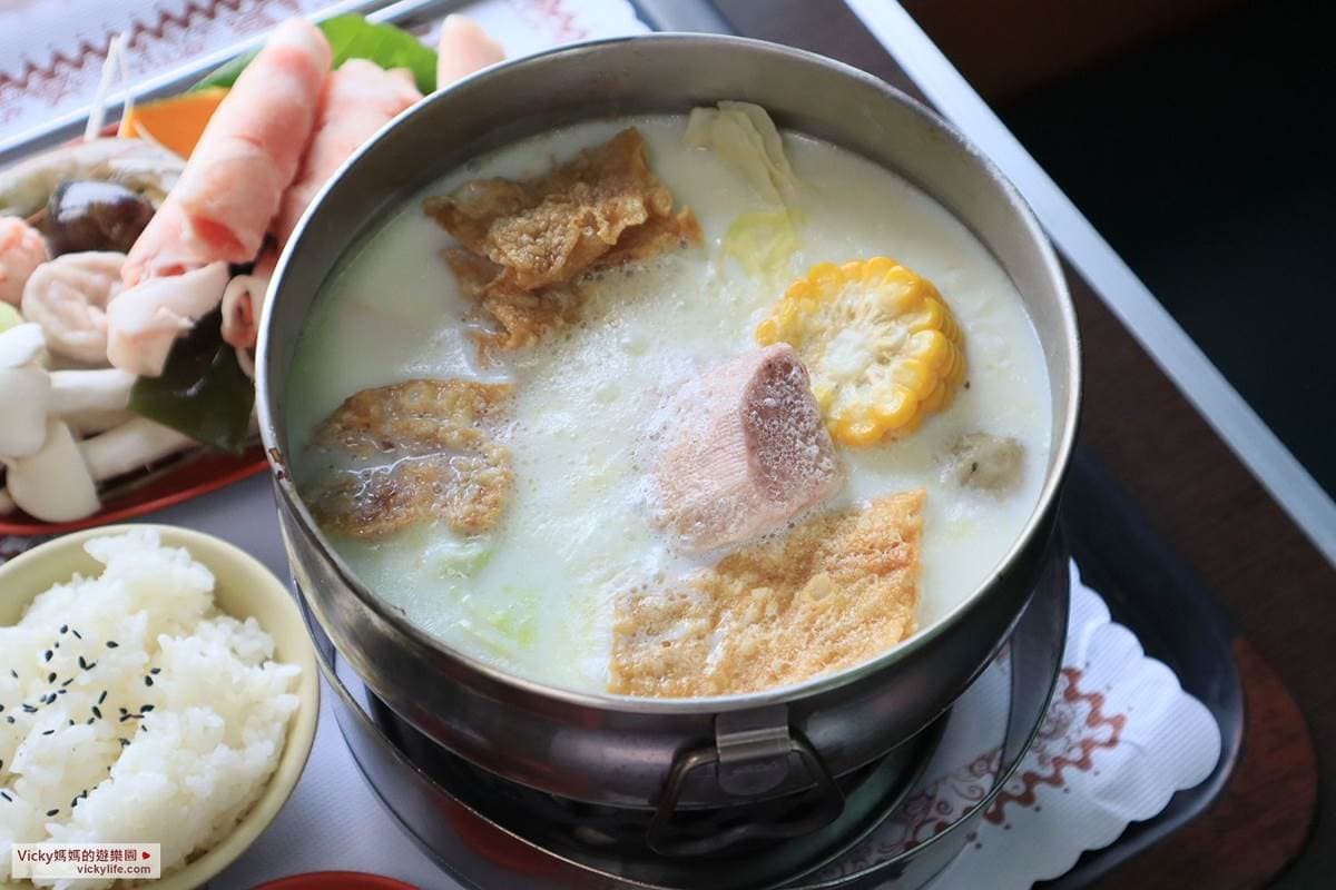 玩一整天也不膩!台南「乳牛的家」搭五分車、餵小動物,還能在火車車廂吃鮮奶火鍋 玩一整天也不膩!台南「乳牛的家」搭五分車、餵小動物,還能在火車車廂吃鮮奶火鍋