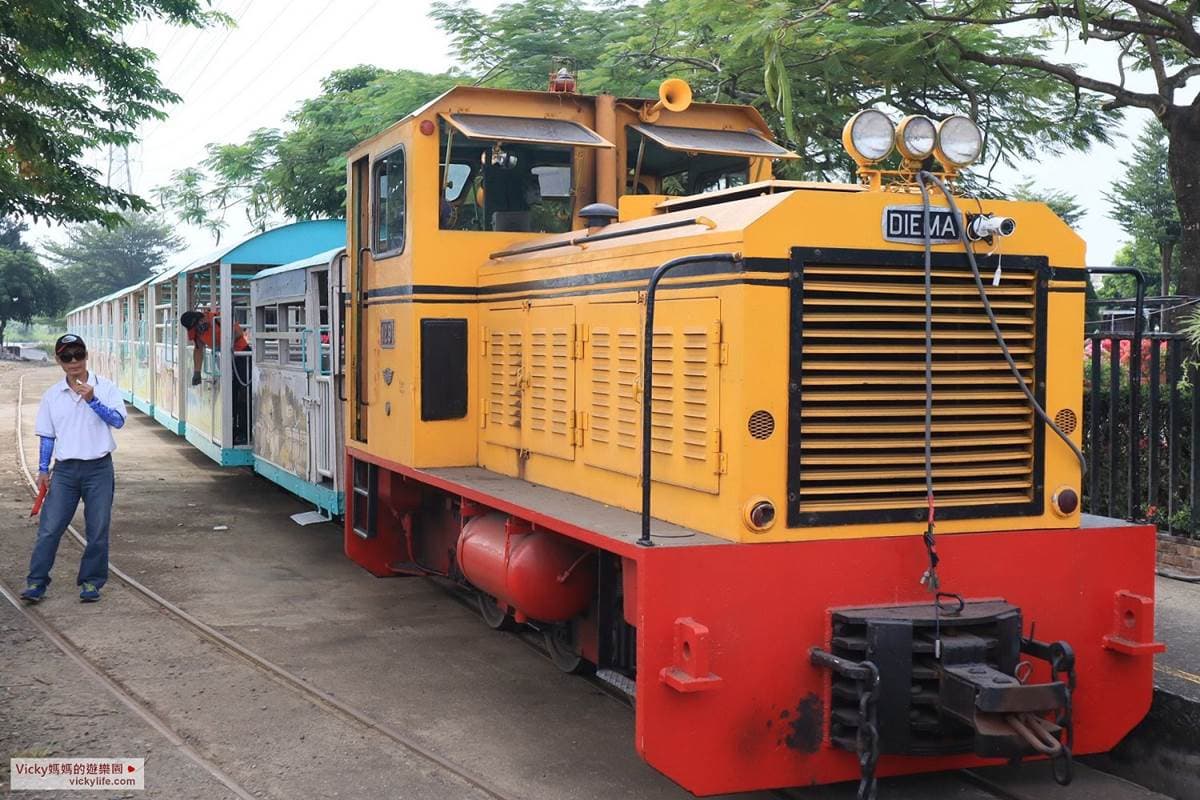 玩一整天也不膩!台南「乳牛的家」搭五分車、餵小動物,還能在火車車廂吃鮮奶火鍋 玩一整天也不膩!台南「乳牛的家」搭五分車、餵小動物,還能在火車車廂吃鮮奶火鍋