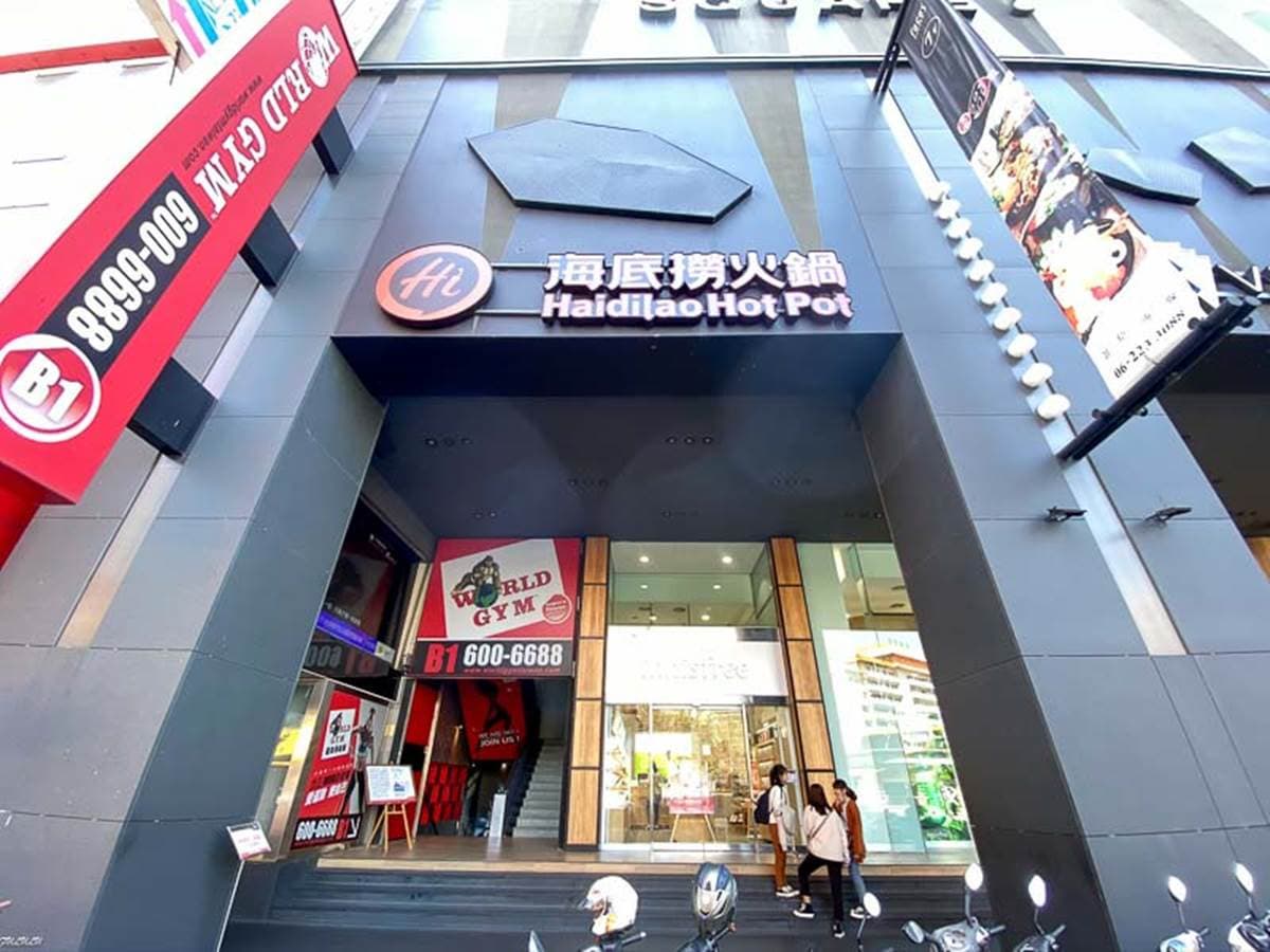 台南超有哏火鍋!四宮格湯底煮四川酥肉、豬腦花,還能看撈麵秀、變臉秀 台南超有哏火鍋!四宮格湯底煮四川酥肉、豬腦花,還能看撈麵秀、變臉秀