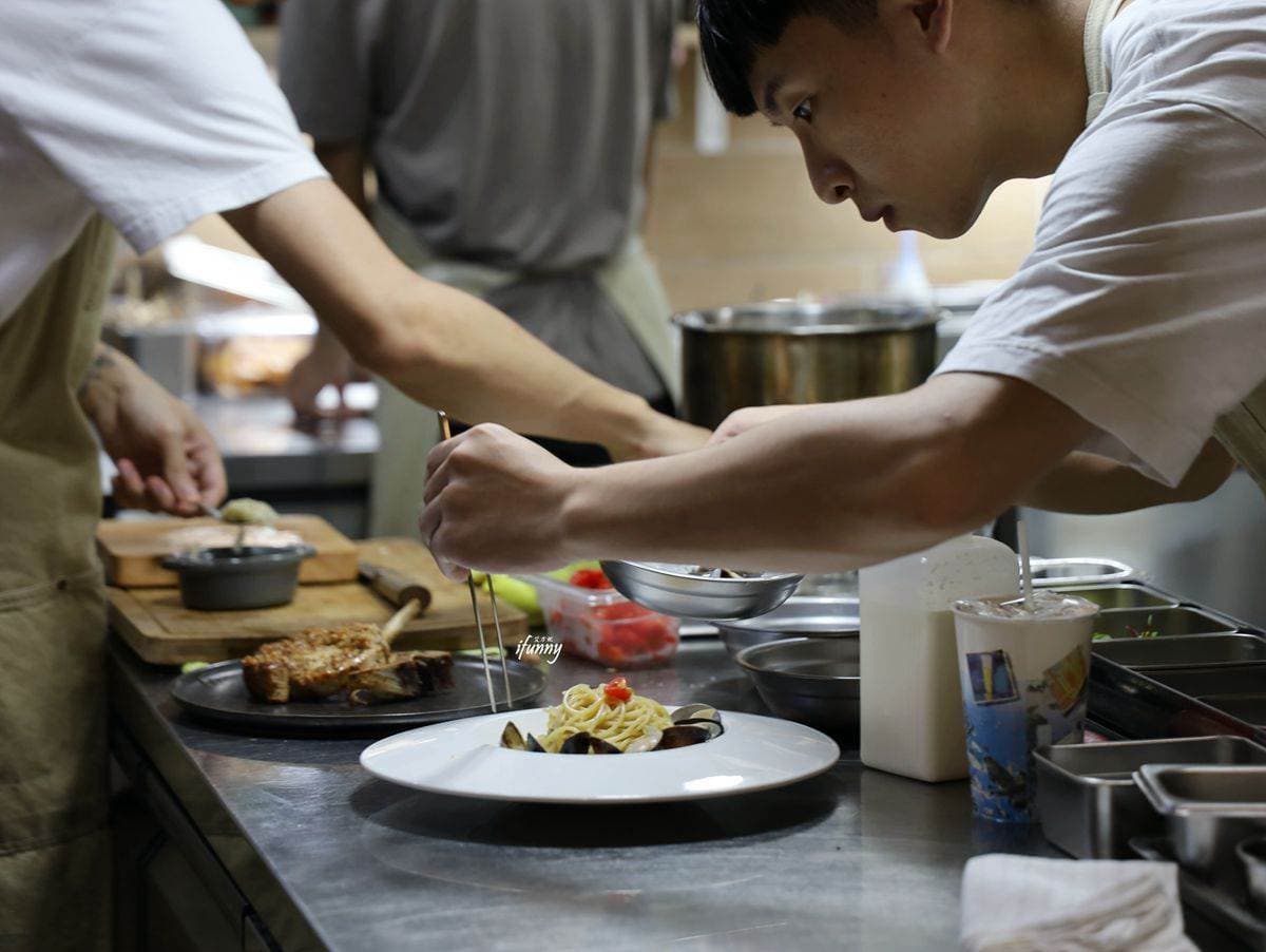 板橋美拍森林系餐廳!套餐一次享9道精緻料理:鮪魚塔塔拌螞蟻、北海道生食干貝 板橋美拍森林系餐廳!套餐一次享9道精緻料理:鮪魚塔塔拌螞蟻、北海道生食干貝