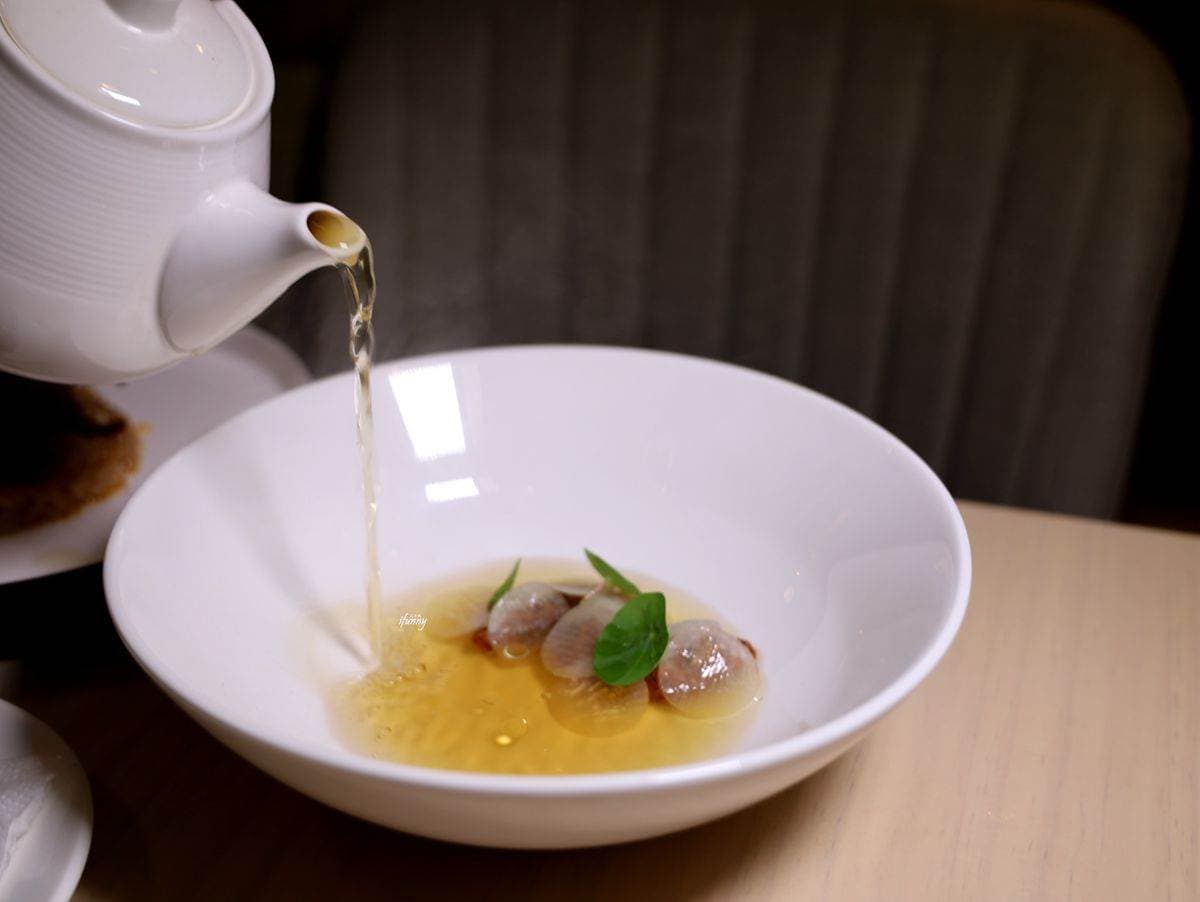 板橋美拍森林系餐廳!套餐一次享9道精緻料理:鮪魚塔塔拌螞蟻、北海道生食干貝 板橋美拍森林系餐廳!套餐一次享9道精緻料理:鮪魚塔塔拌螞蟻、北海道生食干貝