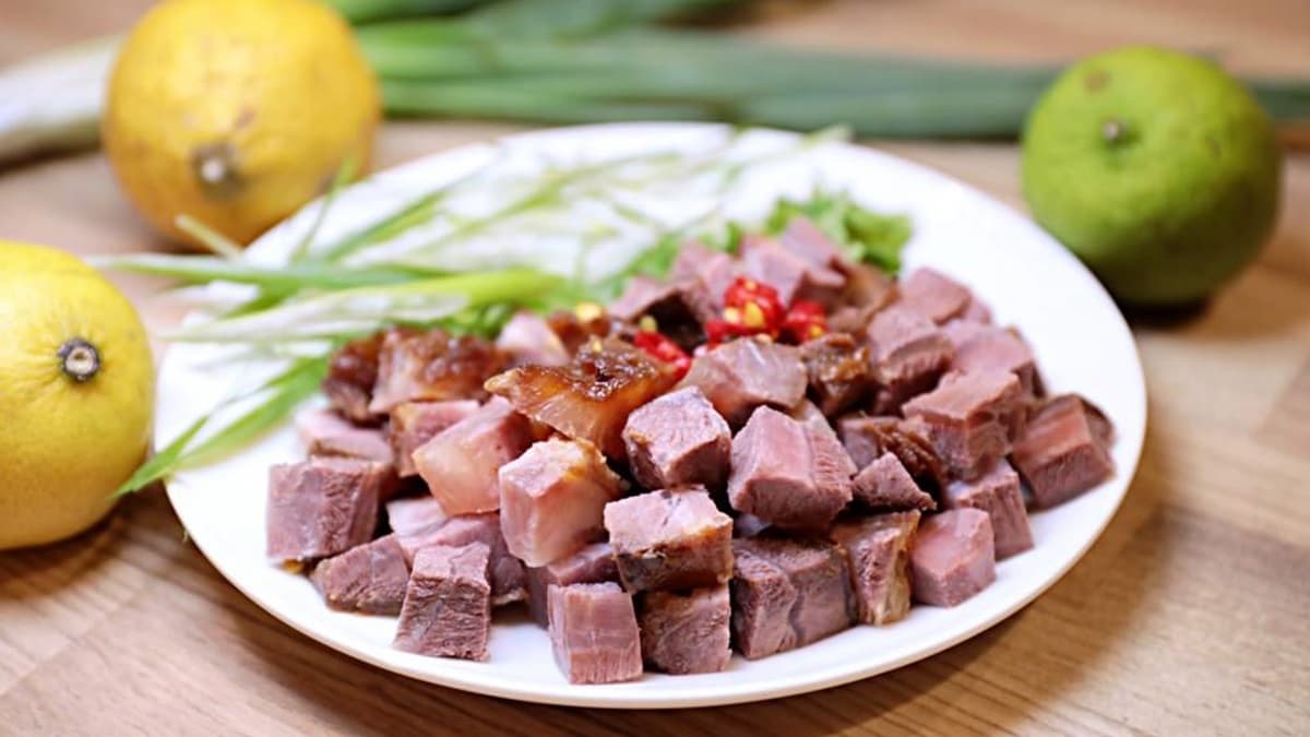 台南美食就是狂!想吃神祕滷牛肉要到「書局」買,老饕最推一咬即斷厚牛肚 台南美食就是狂!想吃神祕滷牛肉要到「書局」買,老饕最推一咬即斷厚牛肚