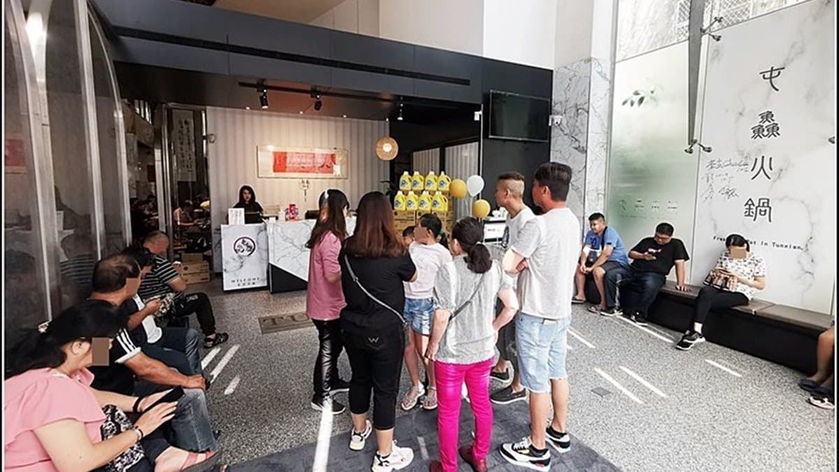 爽嗑200種食材!老字號火鍋有「飯店級Buffet」,日料、港點、哈根達斯通通吃到飽 爽嗑200種食材!老字號火鍋有「飯店級Buffet」,日料、港點、哈根達斯通通吃到飽