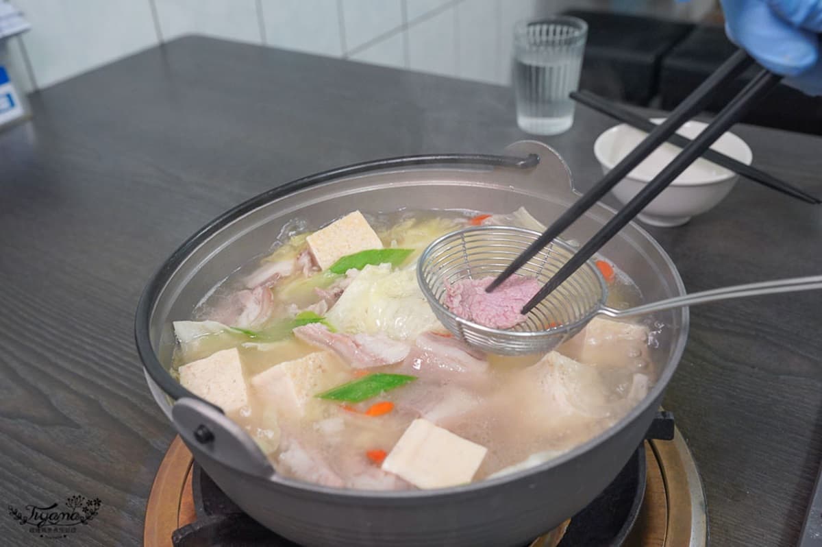 傳承三代「台南溫體羊肉爐」清甜不羶!「湯底」就要8道工序,必點羊菲力入口即化 傳承三代「台南溫體羊肉爐」清甜不羶!「湯底」就要8道工序,必點羊菲力入口即化