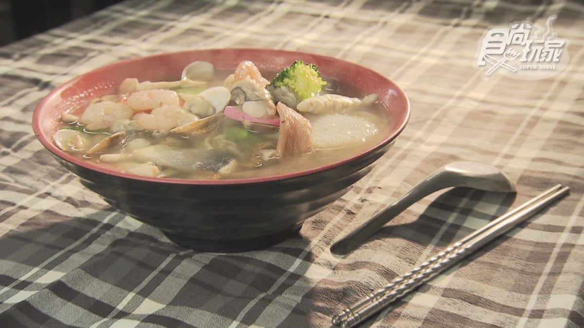 網友大推!水里必吃澎派什錦麵湯頭超鮮甜,爆料海鮮1碗只要120元