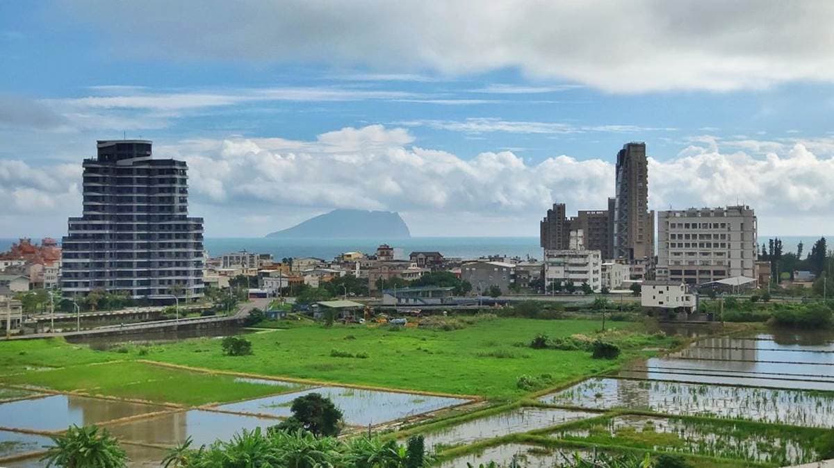 宜蘭新潮旅宿+1!大廳打卡巨型藍鯨、房內賞龜山島海景,還能爽吃烤噶瑪蘭豬 宜蘭新潮旅宿+1!大廳打卡巨型藍鯨、房內賞龜山島海景,還能爽吃烤噶瑪蘭豬