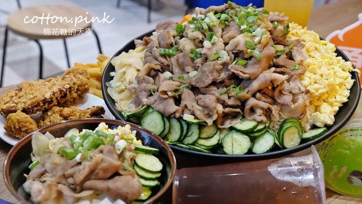 大胃王快衝台中!巨無霸丼飯30分內挑戰成功只要1元,滿滿炙燒豚肉堆成山超過癮