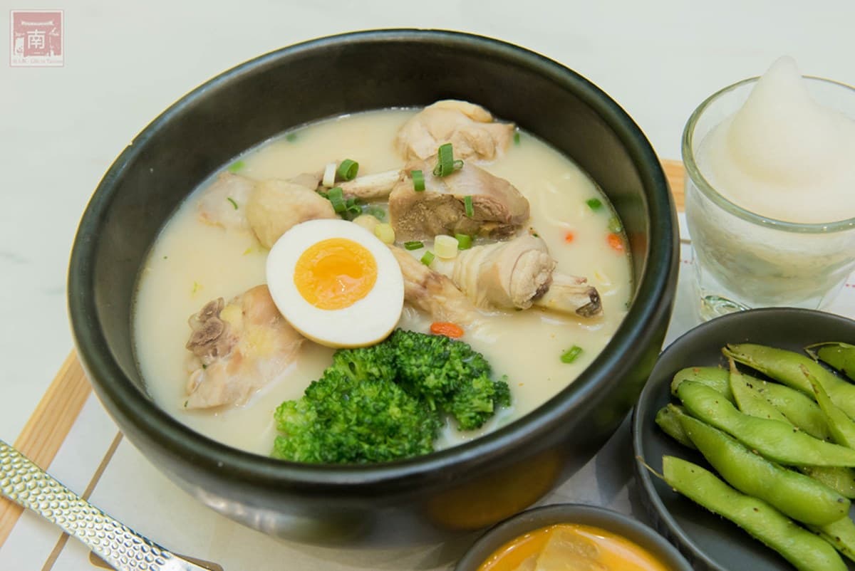 山東名菜台南吃得到!「黃燜雞」肥嫩下飯,套餐附湯、小菜、冰沙149元超划算 山東名菜台南吃得到!「黃燜雞」肥嫩下飯,套餐附湯、小菜、冰沙149元超划算