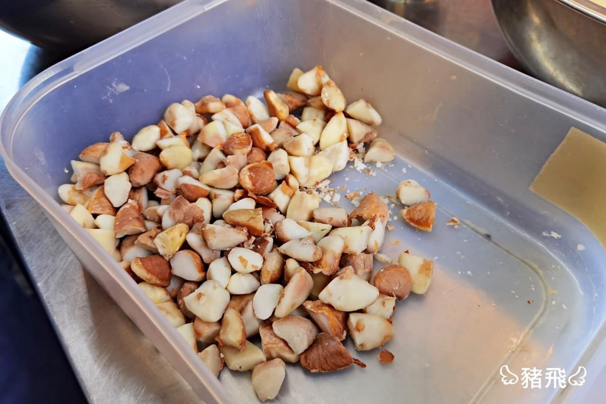【食尚首播】彰化美食一條街必吃3家古早味:火鍋包肉圓裡、一口糯米炸、60年菱角酥 【食尚首播】彰化美食一條街必吃3家古早味:火鍋包肉圓裡、一口糯米炸、60年菱角酥