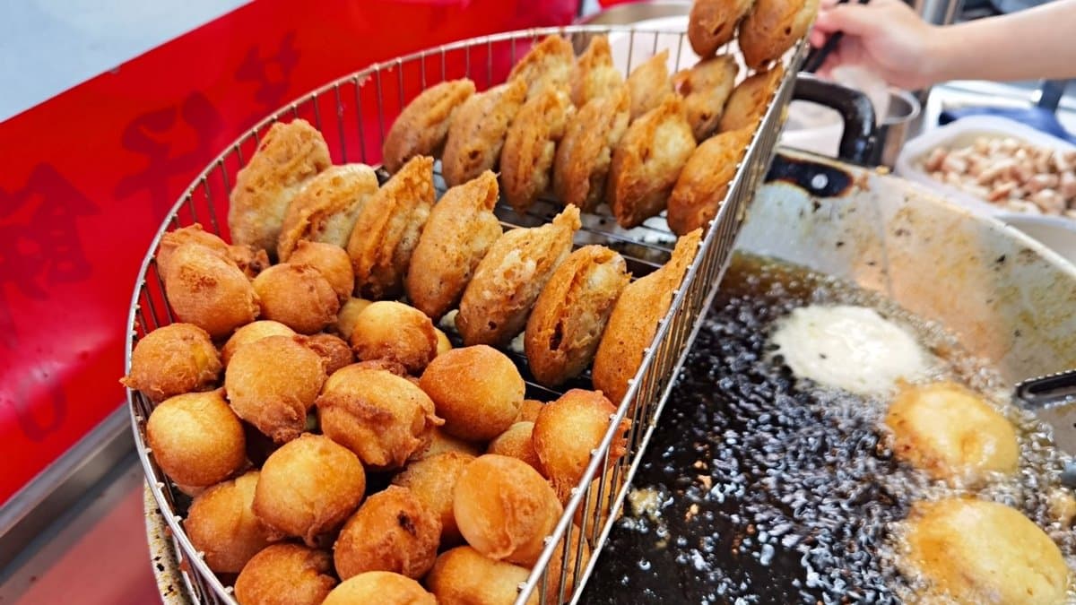 【食尚首播】彰化美食一條街必吃3家古早味:火鍋包肉圓裡、一口糯米炸、60年菱角酥 【食尚首播】彰化美食一條街必吃3家古早味:火鍋包肉圓裡、一口糯米炸、60年菱角酥