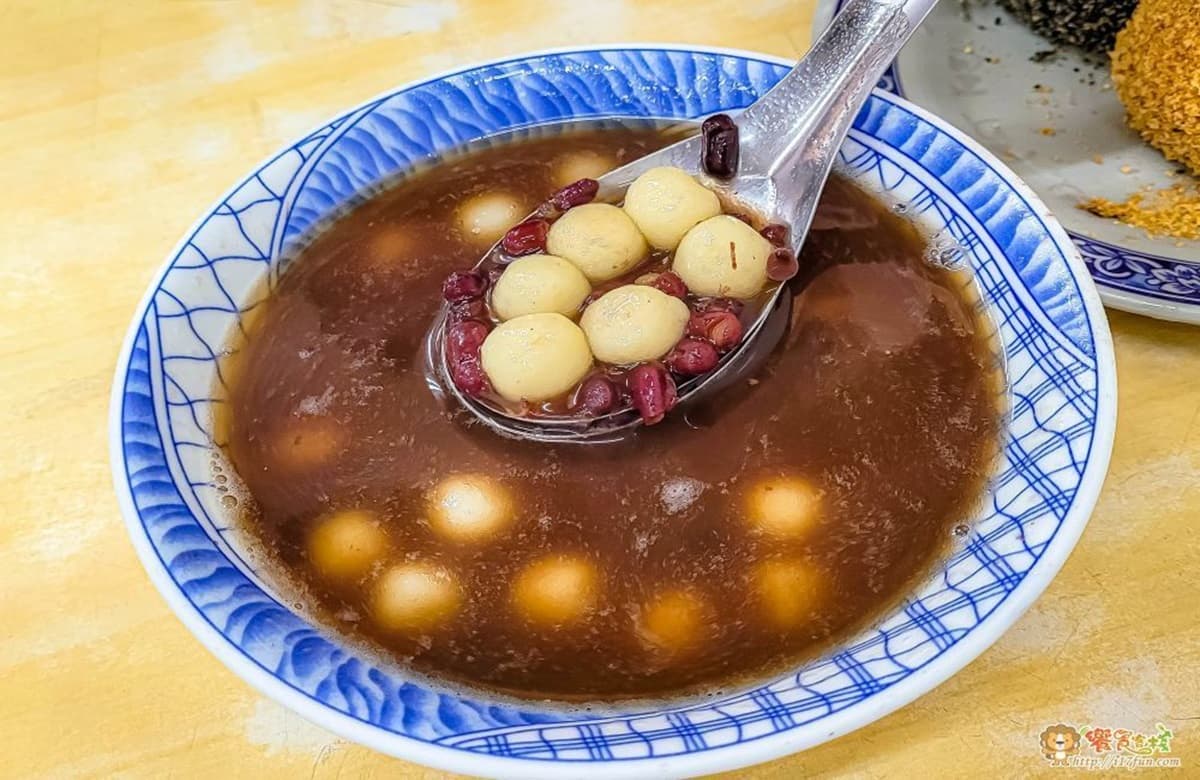 在地人從小吃到大!高雄6家老字號湯圓:混搭餛飩、麵茶湯頭、69年圓仔湯 在地人從小吃到大!高雄6家老字號湯圓:混搭餛飩、麵茶湯頭、69年圓仔湯