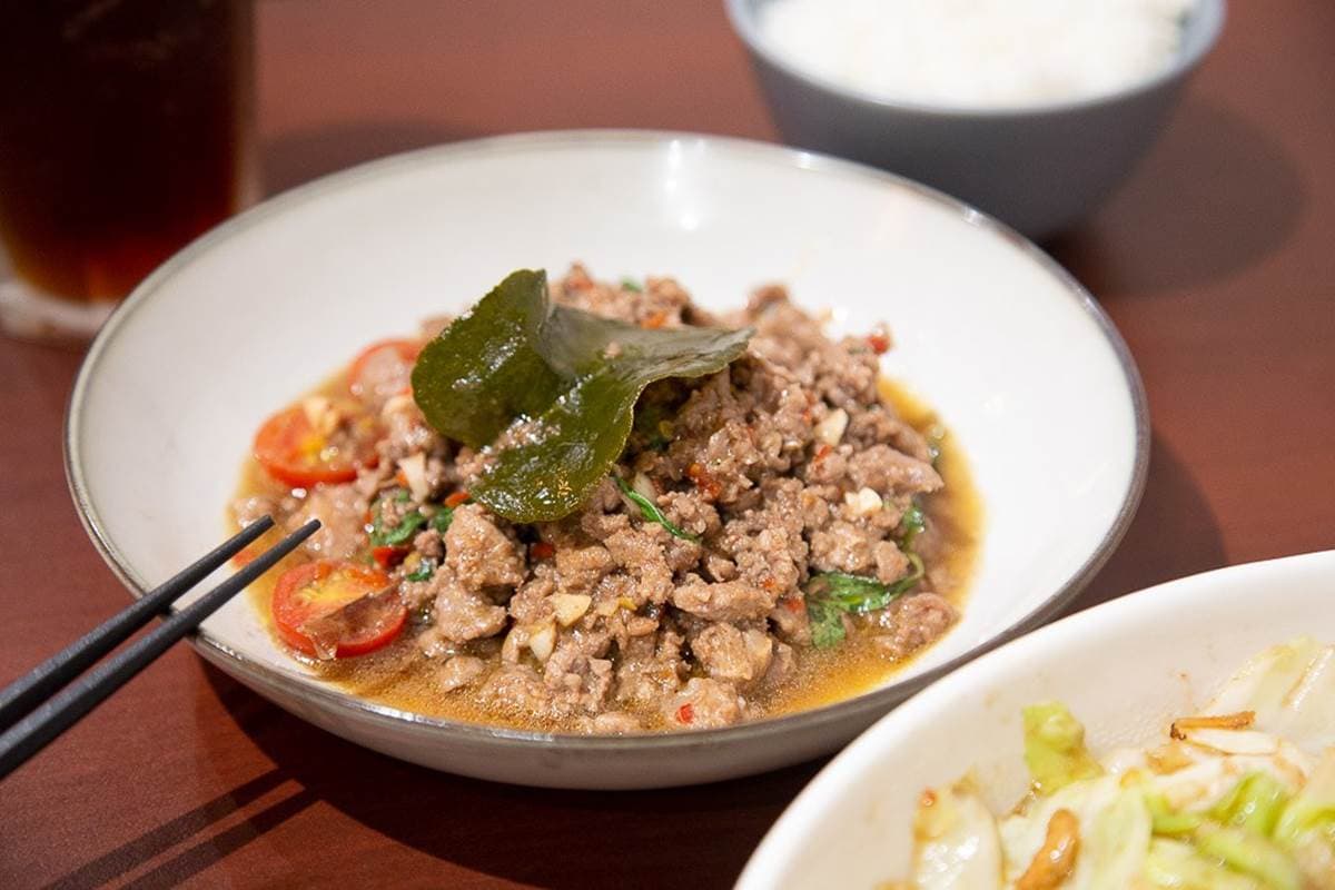 在地人才知!台南隱藏版平價泰菜超開胃,打拋牛、蝦醬高麗菜都是白飯小偷 在地人才知!台南隱藏版平價泰菜超開胃,打拋牛、蝦醬高麗菜都是白飯小偷