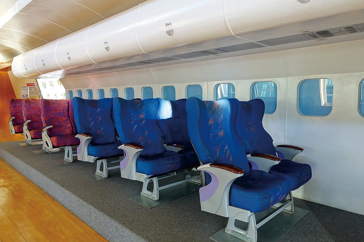 高捷親子1日遊5行程:模擬機艙賞飛機起降、賽道樂園體驗甩尾、打卡必吃鳥籠烤全雞 高捷親子1日遊5行程:模擬機艙賞飛機起降、賽道樂園體驗甩尾、打卡必吃鳥籠烤全雞