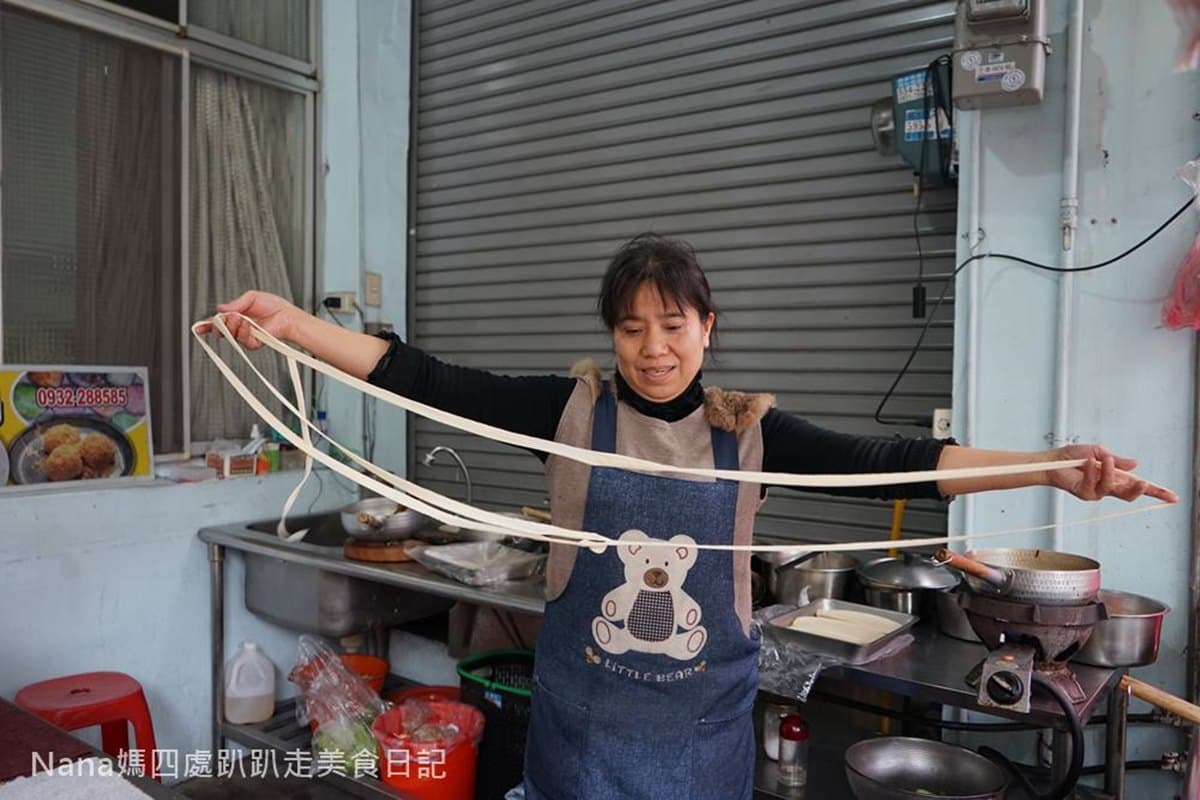 「扯」給你看!新竹手工麵食能欣賞扯麵絕活,客家「牛汶水」Q綿微辣也必點 「扯」給你看!新竹手工麵食能欣賞扯麵絕活,客家「牛汶水」Q綿微辣也必點