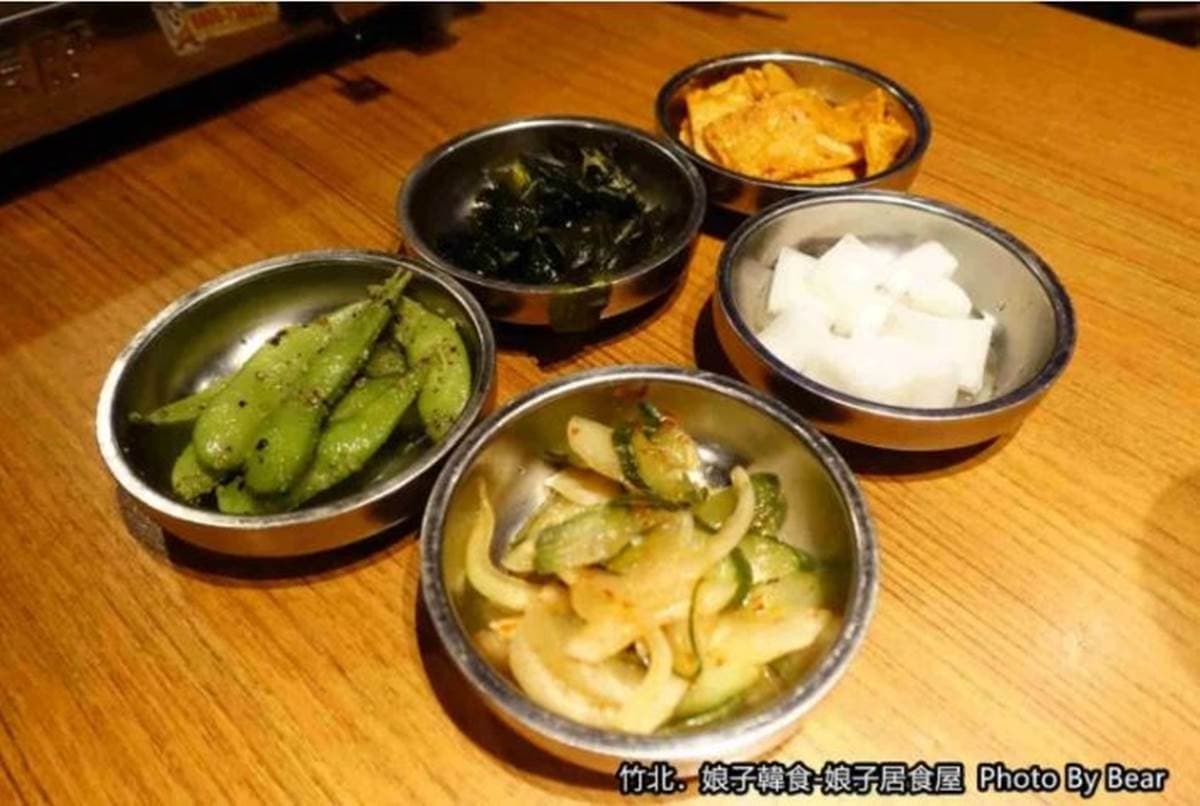 懶人輕鬆吃!韓式料理店有專人代烤,必點獨特「8色豬五花」:人蔘、松葉、大醬 懶人輕鬆吃!韓式料理店有專人代烤,必點獨特「8色豬五花」:人蔘、松葉、大醬