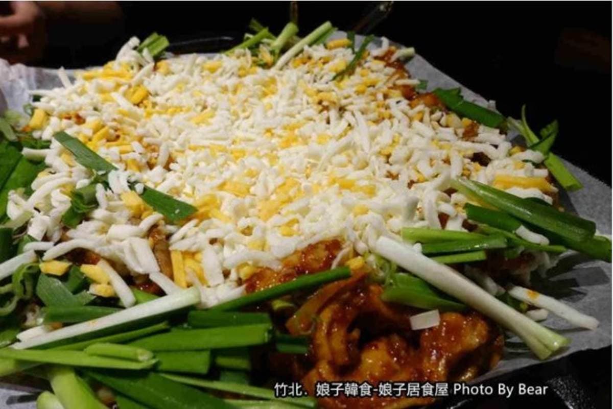 懶人輕鬆吃!韓式料理店有專人代烤,必點獨特「8色豬五花」:人蔘、松葉、大醬 懶人輕鬆吃!韓式料理店有專人代烤,必點獨特「8色豬五花」:人蔘、松葉、大醬