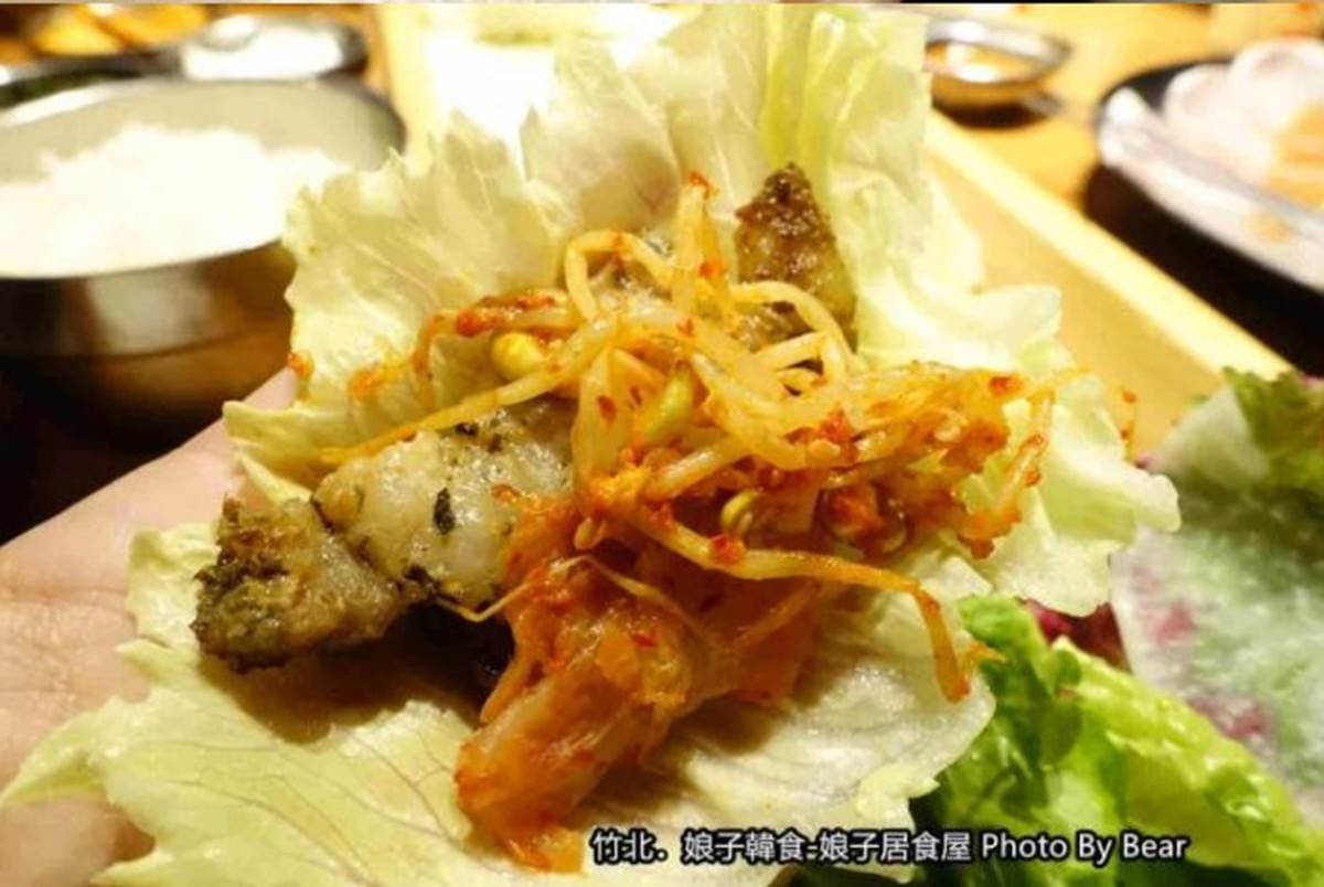 懶人輕鬆吃!韓式料理店有專人代烤,必點獨特「8色豬五花」:人蔘、松葉、大醬 懶人輕鬆吃!韓式料理店有專人代烤,必點獨特「8色豬五花」:人蔘、松葉、大醬