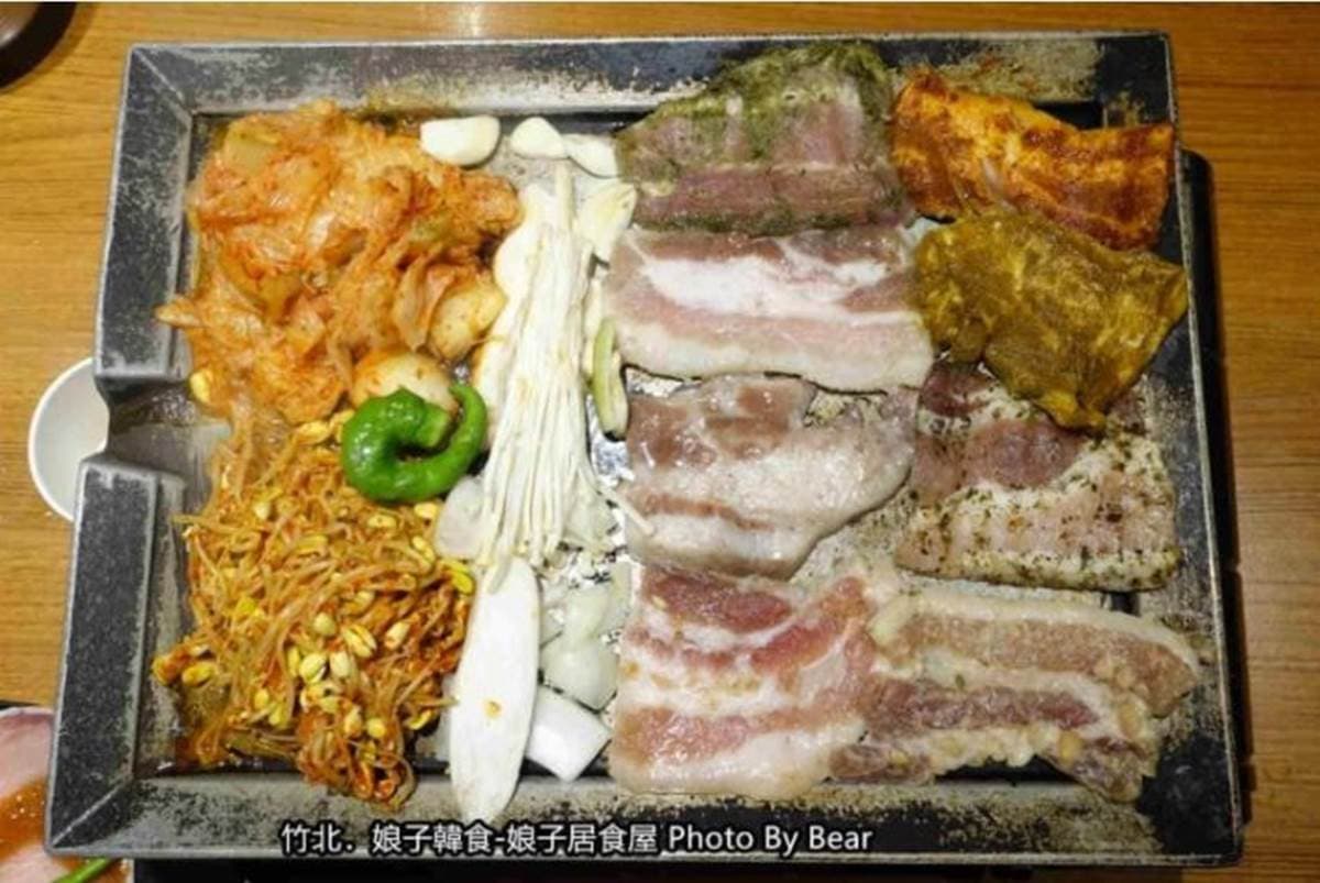 懶人輕鬆吃!韓式料理店有專人代烤,必點獨特「8色豬五花」:人蔘、松葉、大醬 懶人輕鬆吃!韓式料理店有專人代烤,必點獨特「8色豬五花」:人蔘、松葉、大醬
