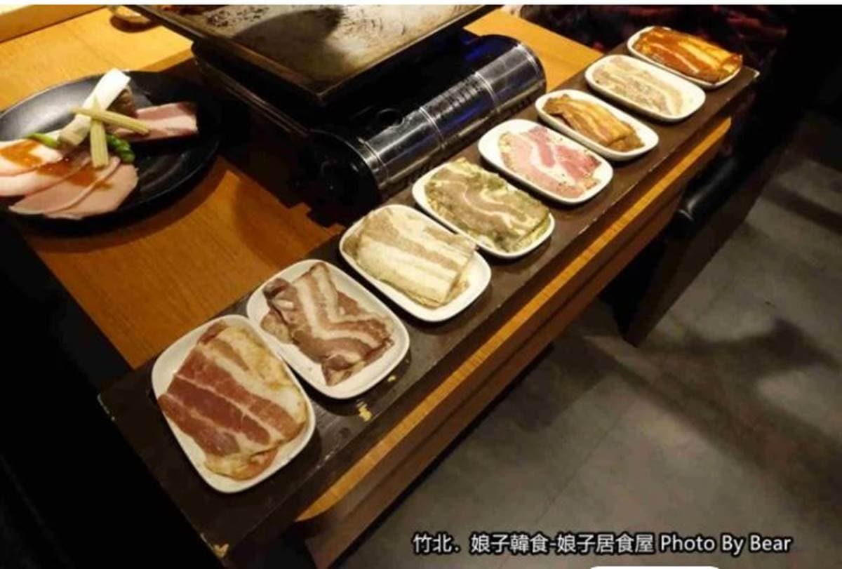 懶人輕鬆吃!韓式料理店有專人代烤,必點獨特「8色豬五花」:人蔘、松葉、大醬 懶人輕鬆吃!韓式料理店有專人代烤,必點獨特「8色豬五花」:人蔘、松葉、大醬