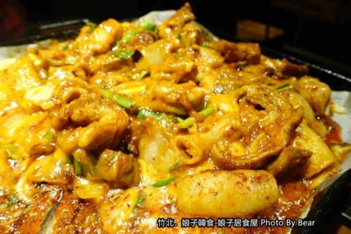 懶人輕鬆吃!韓式料理店有專人代烤,必點獨特「8色豬五花」:人蔘、松葉、大醬 懶人輕鬆吃!韓式料理店有專人代烤,必點獨特「8色豬五花」:人蔘、松葉、大醬