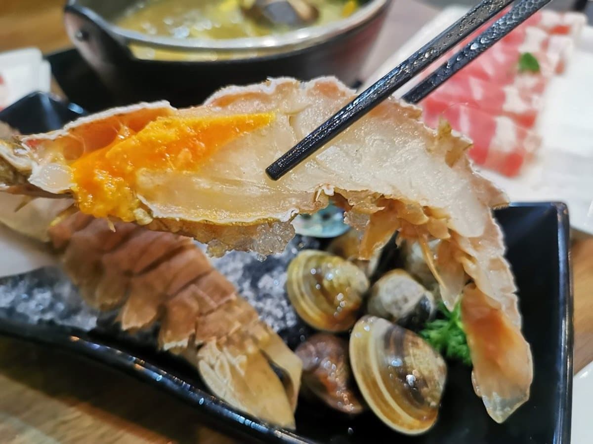 滿2鍋送肉!員林高CP值百元火鍋有16種湯頭,398元海陸鍋吃得到蝦蛄、鮑魚 滿2鍋送肉!員林高CP值百元火鍋有16種湯頭,398元海陸鍋吃得到蝦蛄、鮑魚