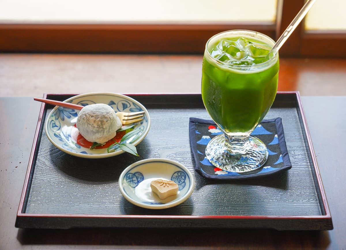 神還原京都!糖廠宿舍改造茶道院IG暴紅,高階抹茶老饕喝法先吃「三盆糖」 神還原京都!糖廠宿舍改造茶道院IG暴紅,高階抹茶老饕喝法先吃「三盆糖」