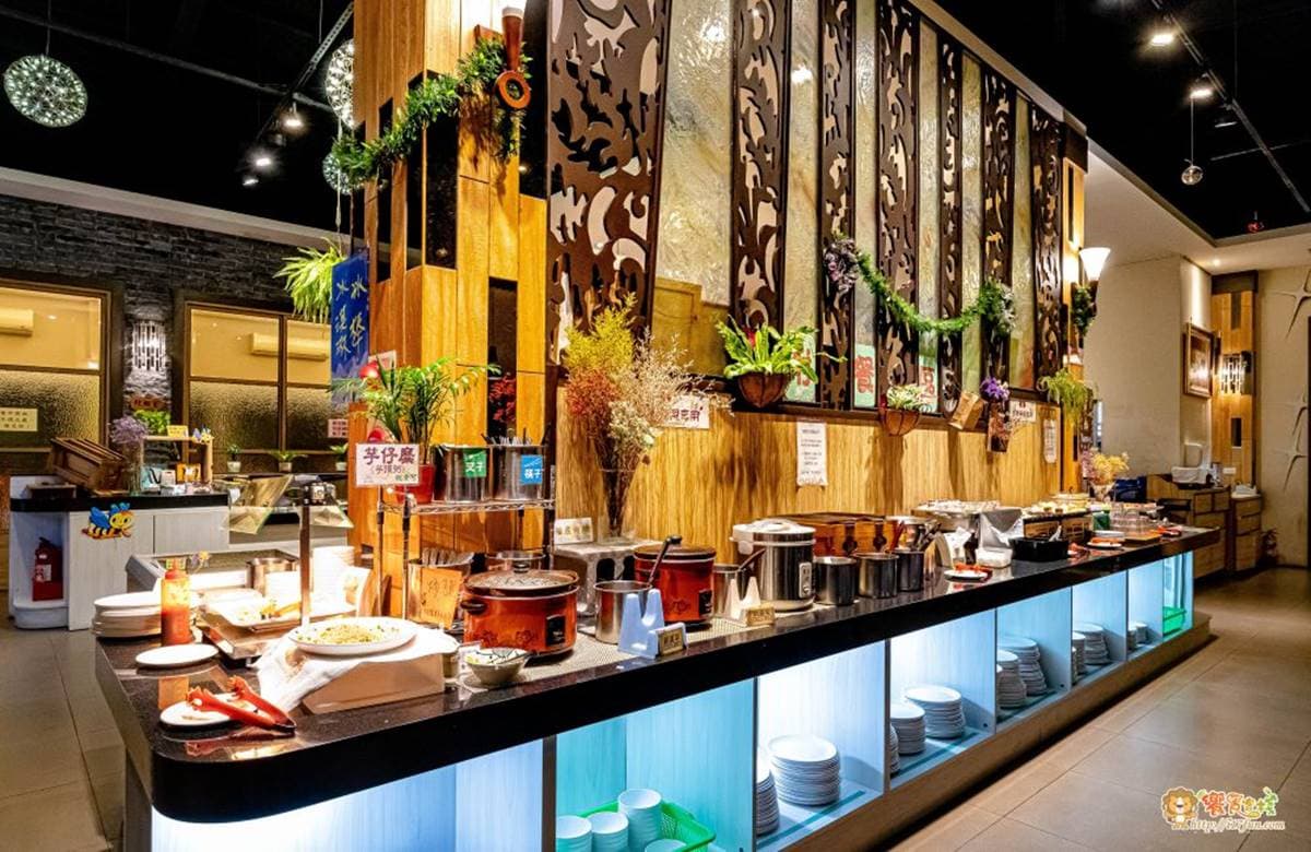 隱藏版佛心餐廳!點250元主餐享超澎派自助吧,入口即化肉燥飯、暖心關東煮通通吃到飽 隱藏版佛心餐廳!點250元主餐享超澎派自助吧,入口即化肉燥飯、暖心關東煮通通吃到飽