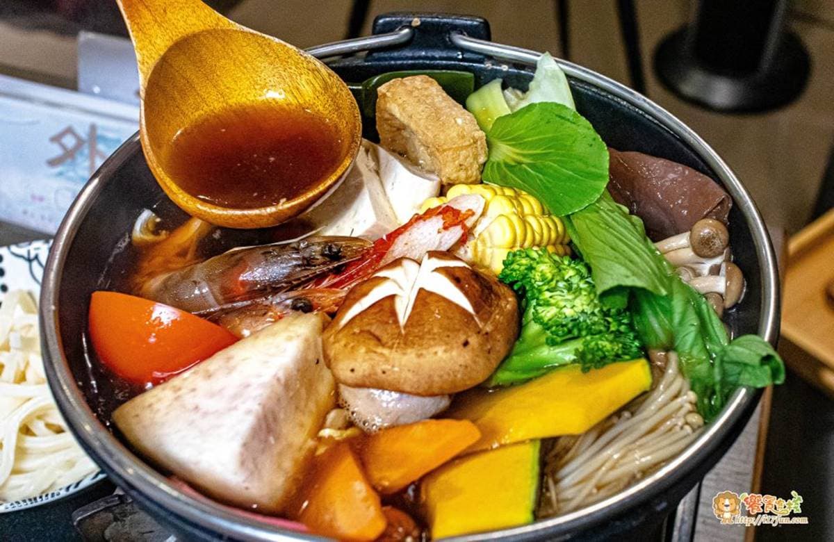 隱藏版佛心餐廳!點250元主餐享超澎派自助吧,入口即化肉燥飯、暖心關東煮通通吃到飽 隱藏版佛心餐廳!點250元主餐享超澎派自助吧,入口即化肉燥飯、暖心關東煮通通吃到飽