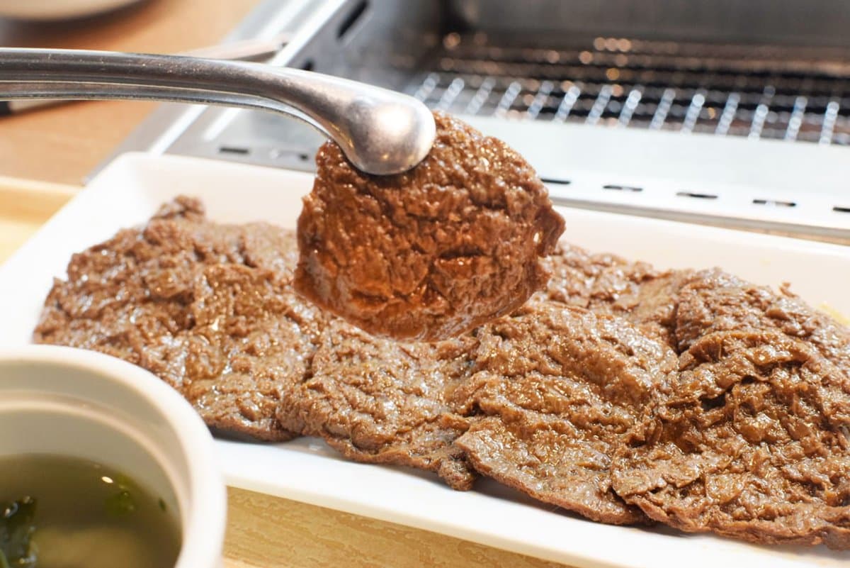銅板價就能吃!人氣燒肉LIKE全台獨賣「未來肉」,連續50天吃肉只要90元 銅板價就能吃!人氣燒肉LIKE全台獨賣「未來肉」,連續50天吃肉只要90元