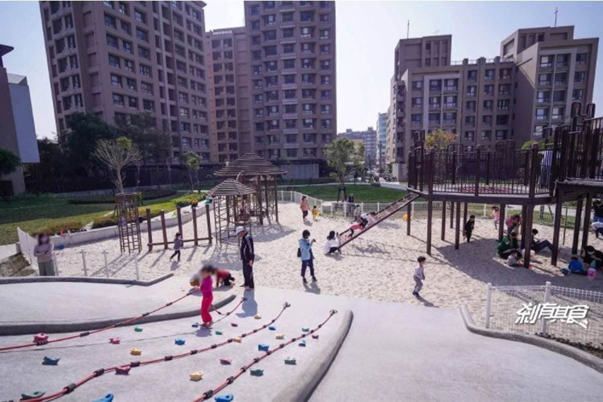 暑假免費放電推薦!台中5大好玩公園:全球首創3D攀爬、立體迷宮、恐龍滑梯 暑假免費放電推薦!台中5大好玩公園:全球首創3D攀爬、立體迷宮、恐龍滑梯