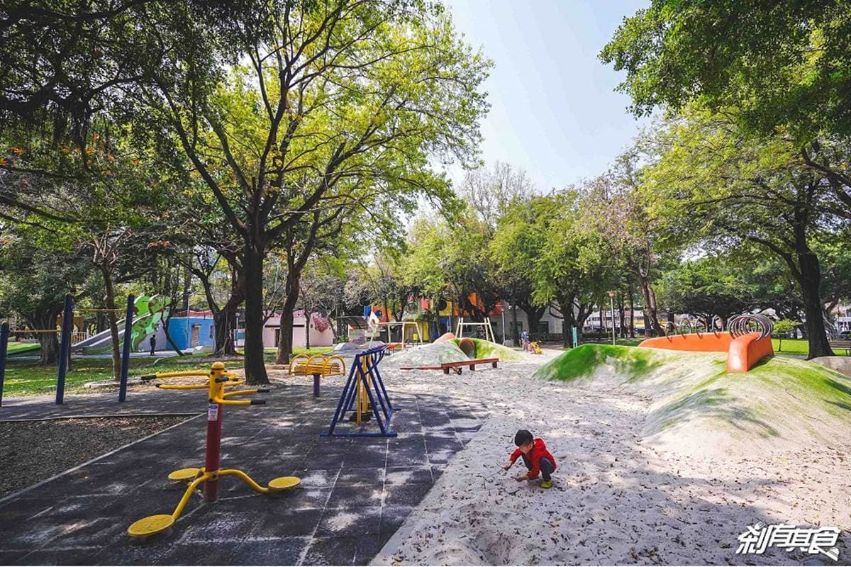 暑假免費放電推薦!台中5大好玩公園:全球首創3D攀爬、立體迷宮、恐龍滑梯 暑假免費放電推薦!台中5大好玩公園:全球首創3D攀爬、立體迷宮、恐龍滑梯