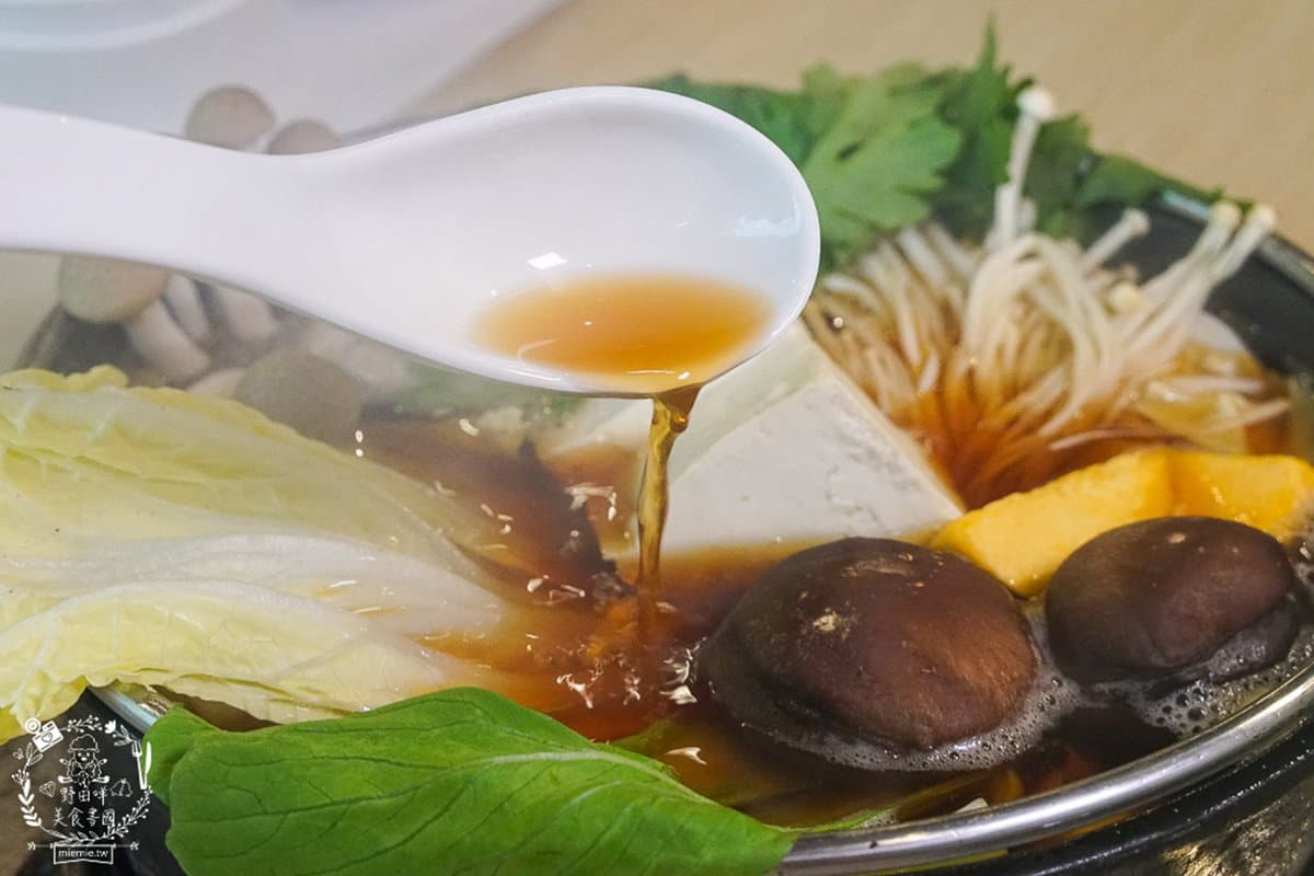 超佛心!高雄個人鍋吃到飽最低只要399元,免服務費、5種湯底還有現切Choice牛 超佛心!高雄個人鍋吃到飽最低只要399元,免服務費、5種湯底還有現切Choice牛