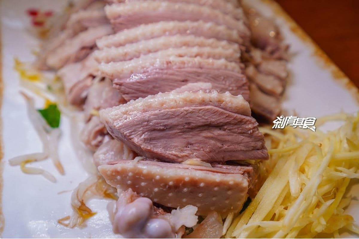 一吃停不下!台中農場直營鵝肉微鹹會回甘,小孩首選無骨「鵝肉碎飯」、Q彈鵝丸也要點 一吃停不下!台中農場直營鵝肉微鹹會回甘,小孩首選無骨「鵝肉碎飯」、Q彈鵝丸也要點