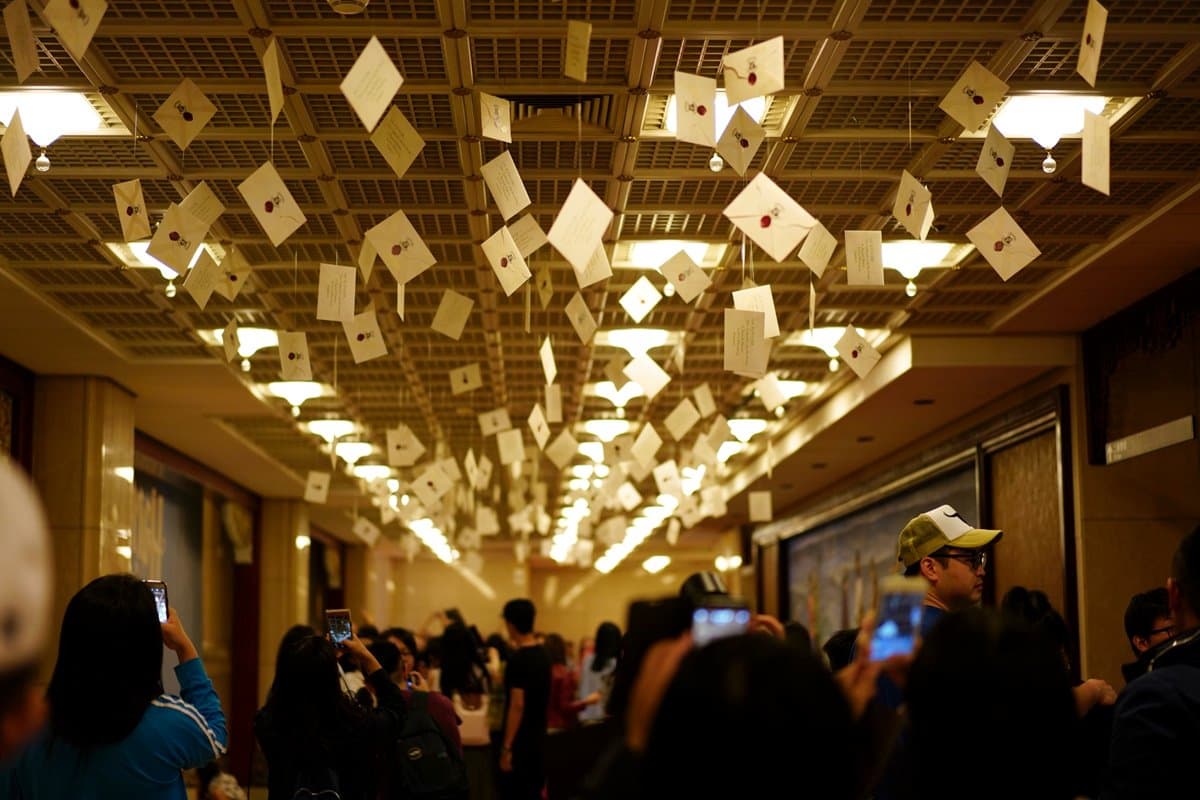 魔法迷跟上沒?「哈利波特電影交響音樂會」登台,獨家開賣20週年周邊口罩、魔法杖巧克力 魔法迷跟上沒?「哈利波特電影交響音樂會」登台,獨家開賣20週年周邊口罩、魔法杖巧克力