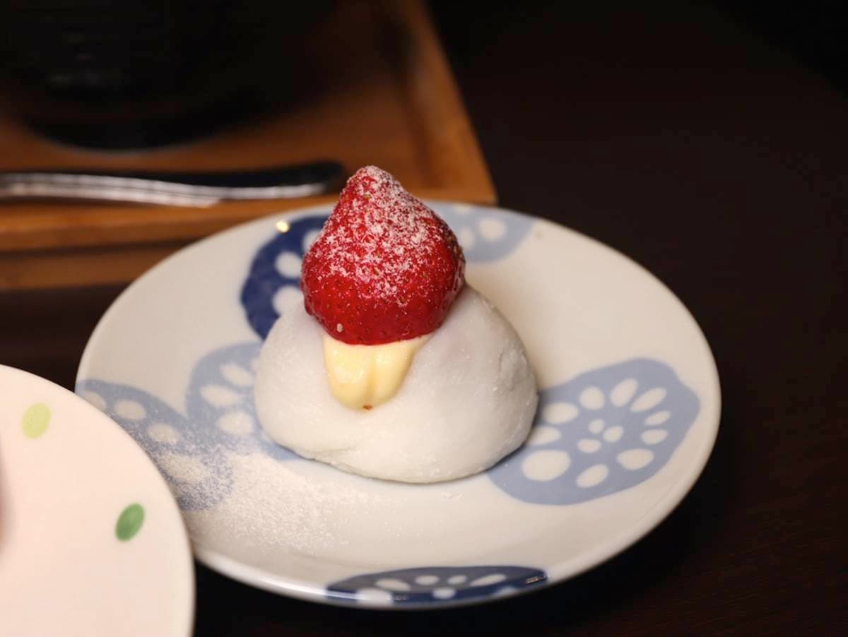 草莓季倒數!台南3家爆料系甜點:紅白雙色草莓冰、卡士達餡閃電泡芙、草莓山雪花冰 草莓季倒數!台南3家爆料系甜點:紅白雙色草莓冰、卡士達餡閃電泡芙、草莓山雪花冰