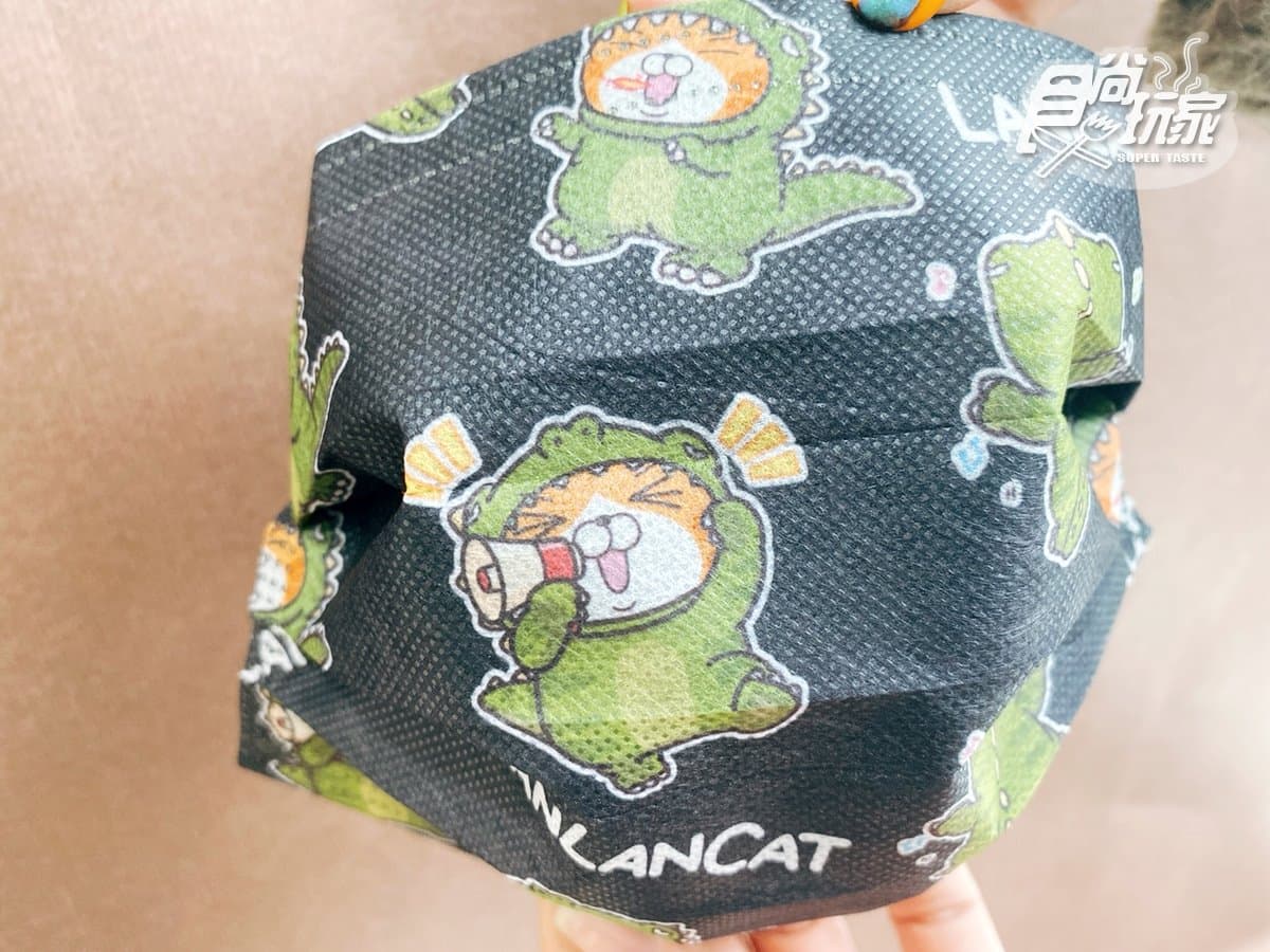 把可愛爛爛戴臉上!最新「白爛貓口罩」這間獨家賣,2款可愛恐龍圖案一次擁有 把可愛爛爛戴臉上!最新「白爛貓口罩」這間獨家賣,2款可愛恐龍圖案一次擁有