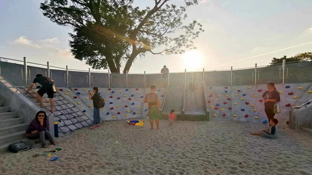 小孩放電首選!台南5公園免費玩:太空梭盪鞦韆、高空溜索、隱藏版侏儸紀 小孩放電首選!台南5公園免費玩:太空梭盪鞦韆、高空溜索、隱藏版侏儸紀