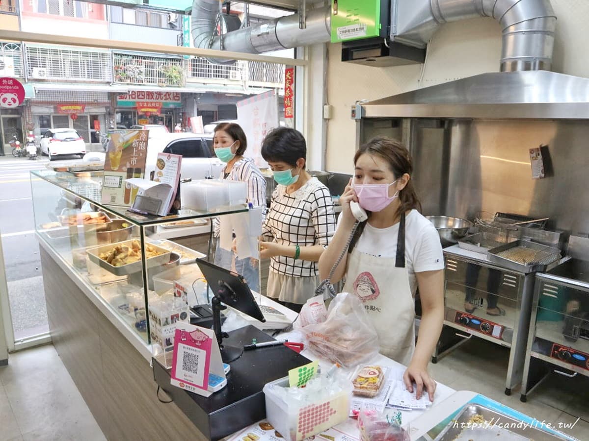 台中秒殺級營養三明治!爆餡芋卷吃得到芋頭塊,招牌菜脯香腸料多超飽足 台中秒殺級營養三明治!爆餡芋卷吃得到芋頭塊,招牌菜脯香腸料多超飽足