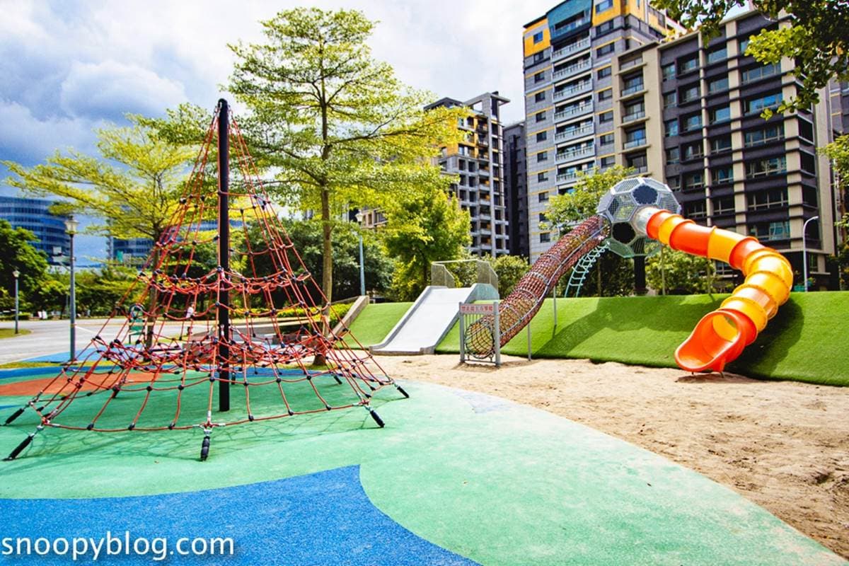 免費遛小孩!雙北5處超強放電親子公園:8米高「魔王塔」、神祕太空堡壘、大足球滑梯 免費遛小孩!雙北5處超強放電親子公園:8米高「魔王塔」、神祕太空堡壘、大足球滑梯