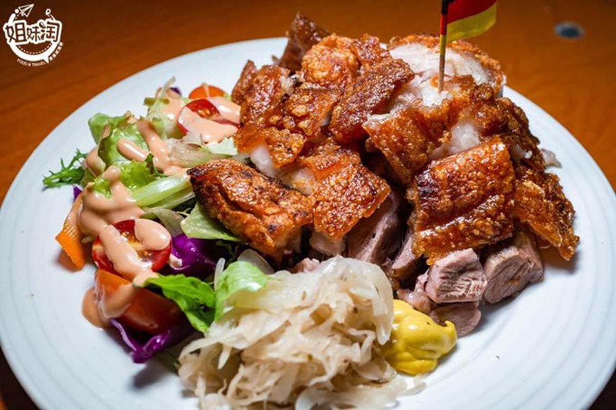 啤酒餐廳打卡送甜點!肉控必吃週末限定烤雞,還能坐「協力車」繞愛河兜風 啤酒餐廳打卡送甜點!肉控必吃週末限定烤雞,還能坐「協力車」繞愛河兜風