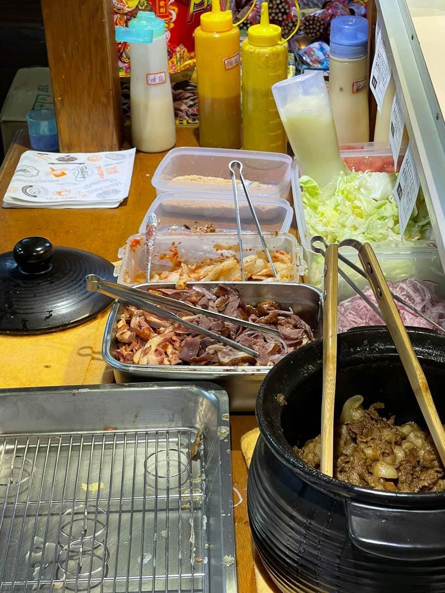 【新開店】超有哏!宜蘭「巧克力色」刈包夾「鴨賞」,泡菜燒肉口味趁熱吃最唰嘴 【新開店】超有哏!宜蘭「巧克力色」刈包夾「鴨賞」,泡菜燒肉口味趁熱吃最唰嘴